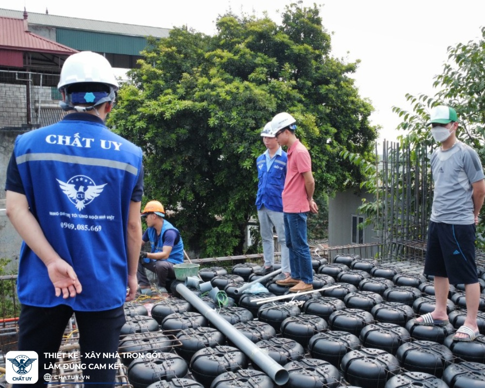 Mọi giai đoạn thi công nhà phố 4 tầng hiện đại của anh Quân đều được Chất Uy giám sát cẩn thận, nghiêm ngặt