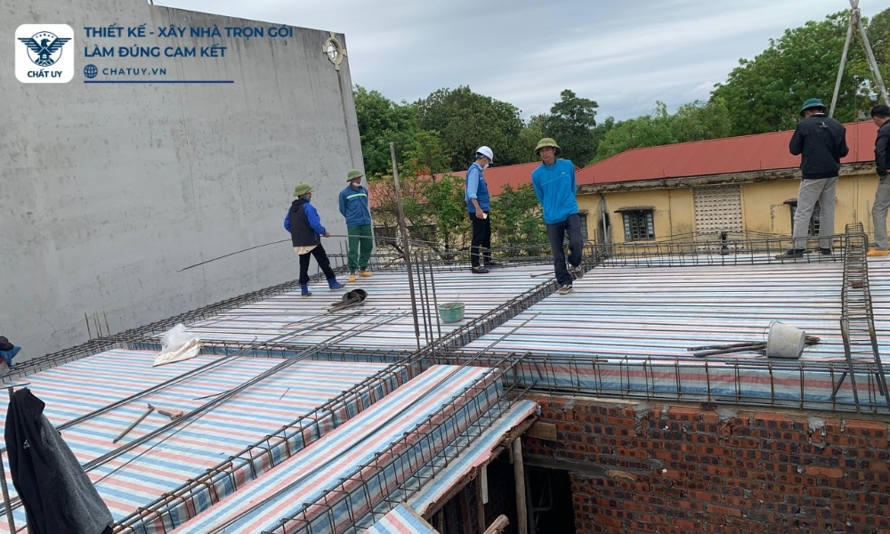 Cùng là nhà 2 tầng nhưng chi phí móng sẽ thay đổi tùy theo loại móng và điều kiện nền đất thực tế