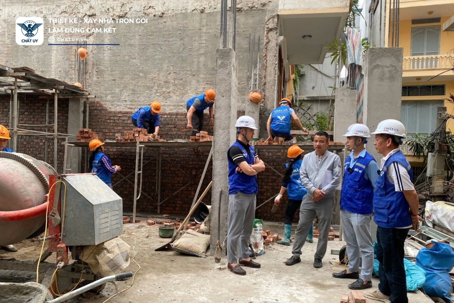Chất Uy có hơn 10 năm kinh nghiệm hoạt động, sở hữu đội ngũ kiến trúc sư, kỹ sư và nhân công lành nghề