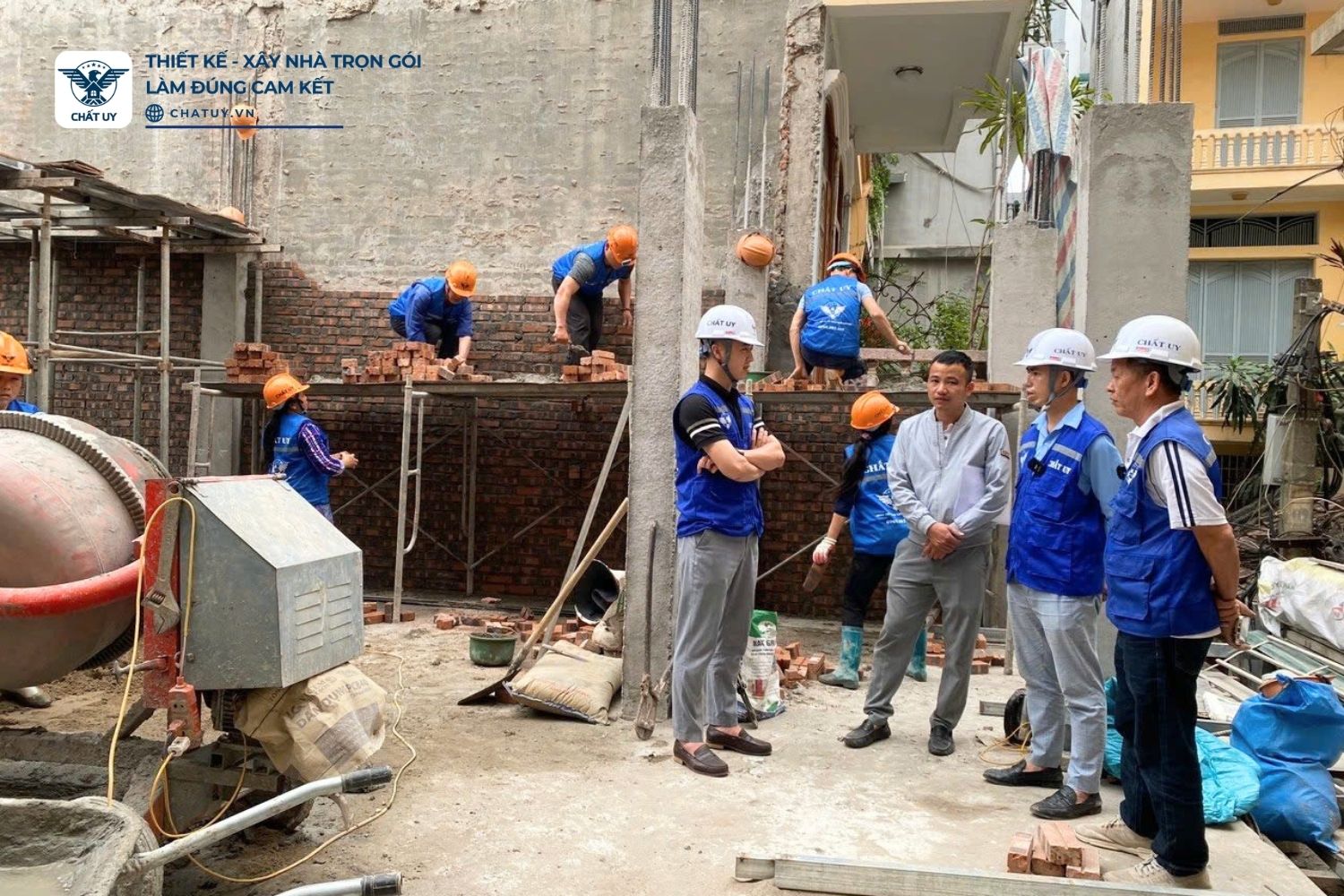 Đội ngũ kỹ sư Chất Uy kiểm soát chất lượng công trình giúp hạn chế phát sinh sai sót